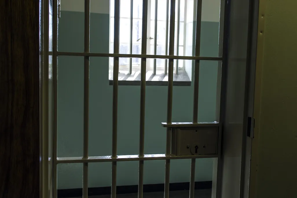 prison-bars.jpg