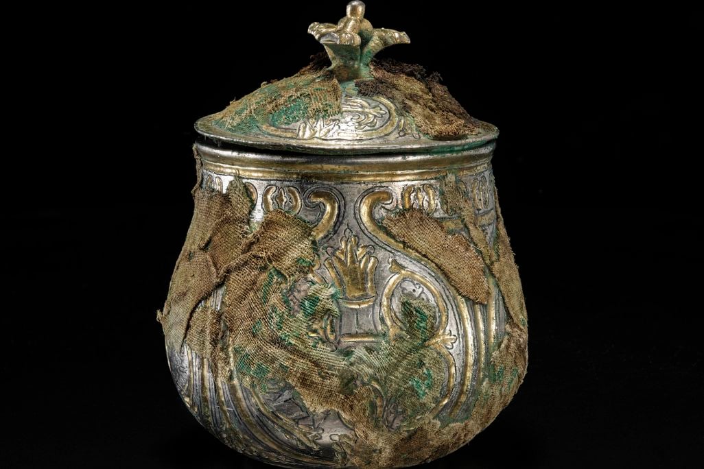 Silver vessel