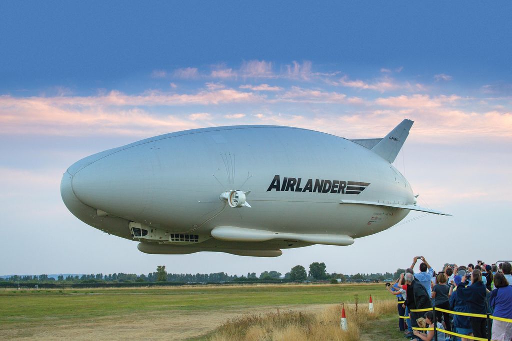 prototype AirLander 10 airship