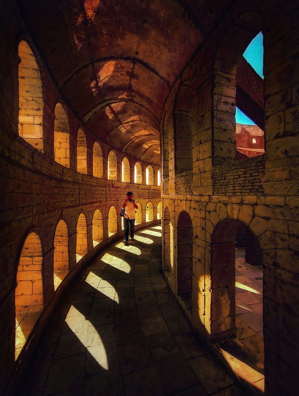 Travel through the curve thumbnail