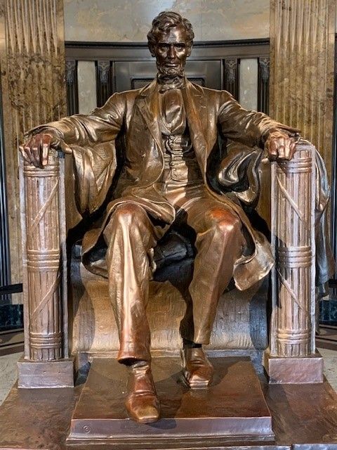 Bronze Statue of President Lincoln thumbnail
