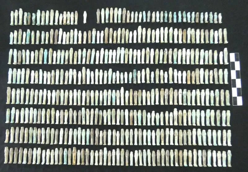 Funerary figurines