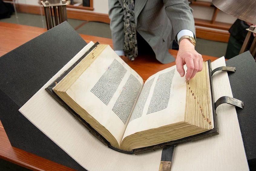 Gutenberg Bible Reunited With Rare 15th-Century Devotional Print Once Tucked Inside Its Pages