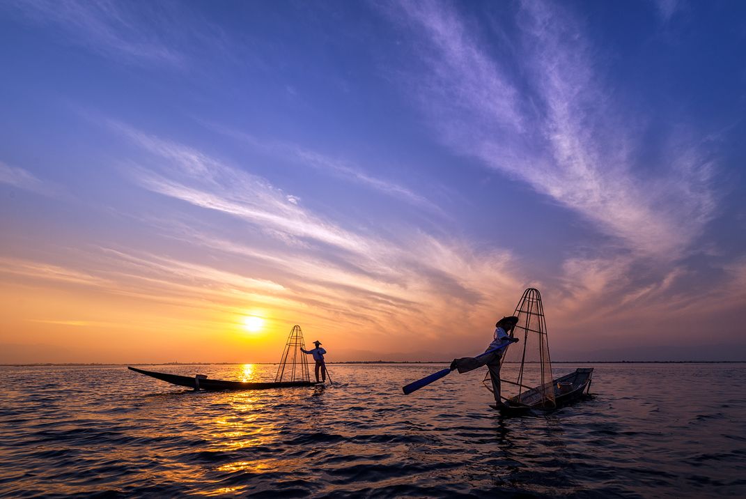 The one-legged boating of Inle lake | Smithsonian Photo Contest ...