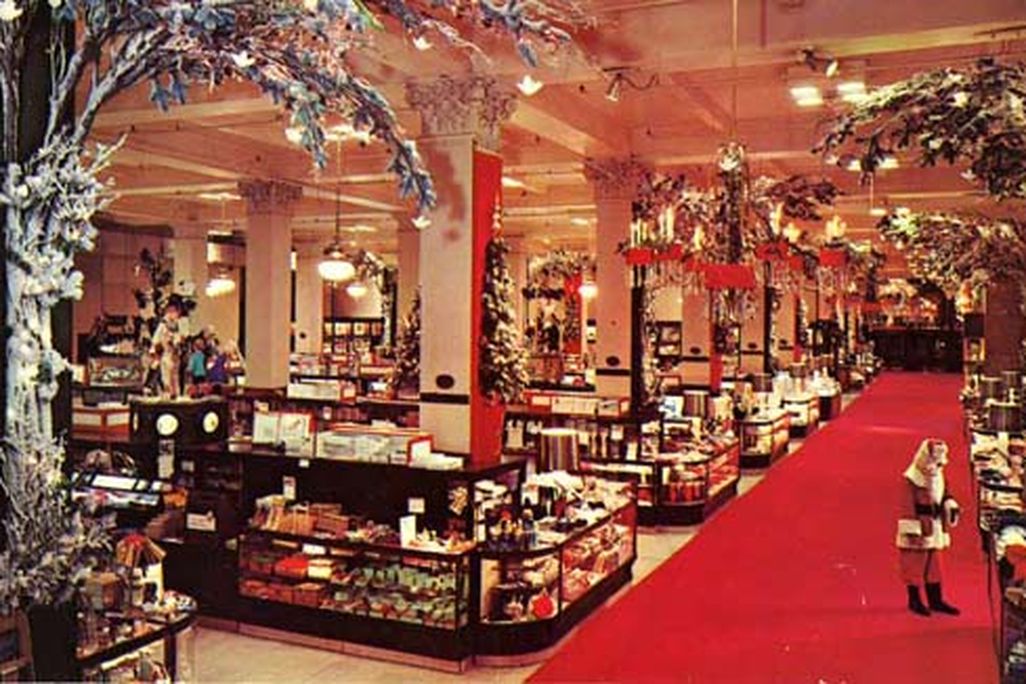 Woodward-Lothrop-postcard.jpg