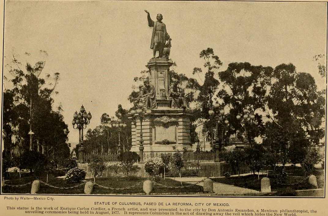 A 1909 photograph of the Christopher Columbus statue