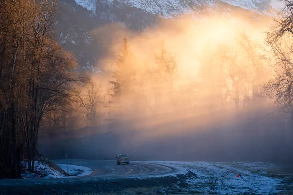 Sunrise roadtrip in Alaska thumbnail