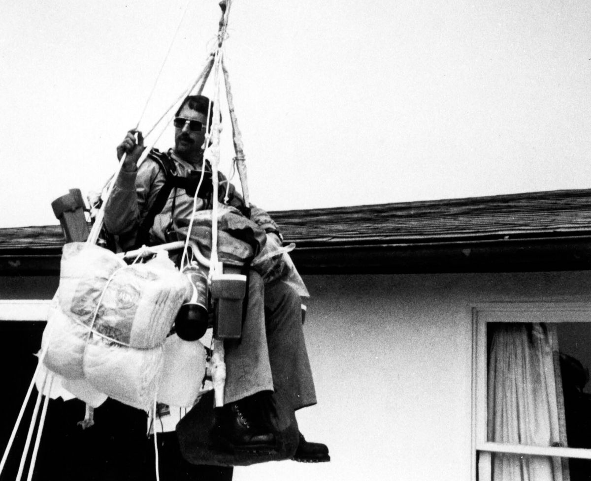 How the Balloon-Borne "Flying Lawn Chair" Got into the Smithsonian (2019)