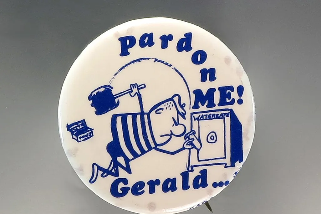 1976_campaign_button_f.JPG