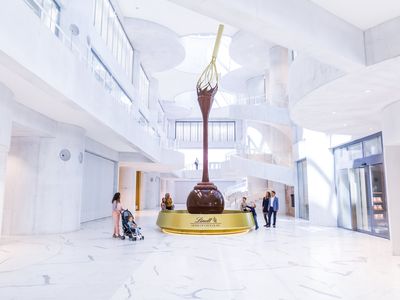 The museum's chocolate fountain is the largest in the world, standing nearly 30 feet tall and featuring around 1,500 liters of liquid chocolate.