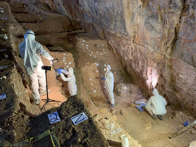 Scientists work in Chiquihuite cave