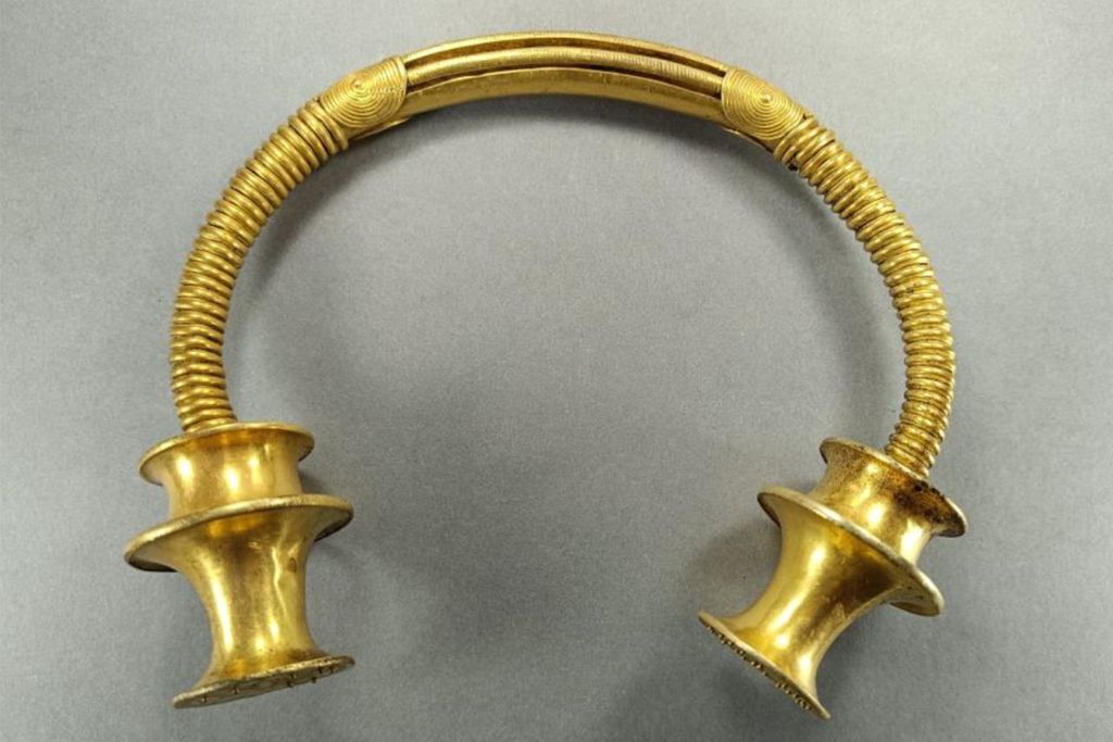 Gold torc
