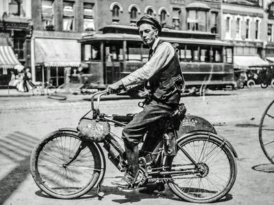 03C_FM2015_LongrenOnBicycle_00557822_LIVE.jpg