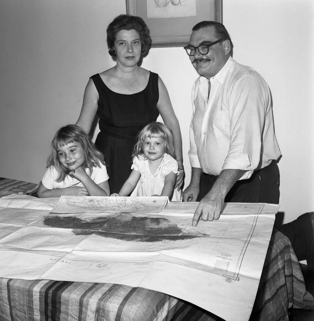 Doris and Leicester Hemingway with their daughters, Anne and Hilary