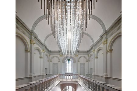 Villareal’s piece, titled Volume (Renwick), holds pride of place above the museum’s historic grand stairway. It uses LEDs embedded in 320 mirrored stainless steel rods.