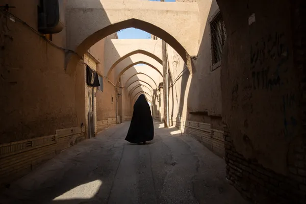 streets of yazd thumbnail