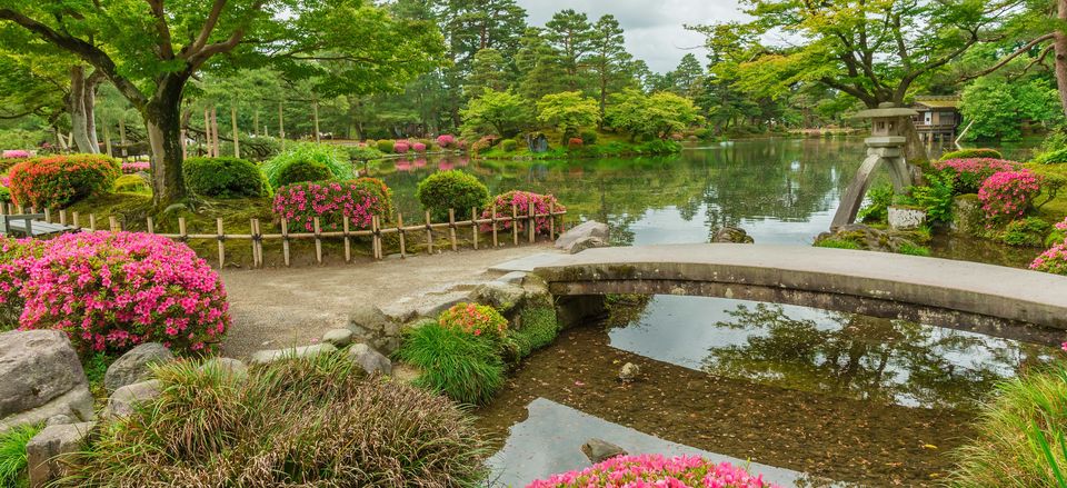  Kenrokuen Garden, in Kanazawa, one of Japan's most beautiful gardens 