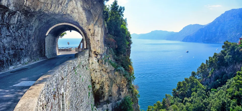  The Amalfi Coast road 