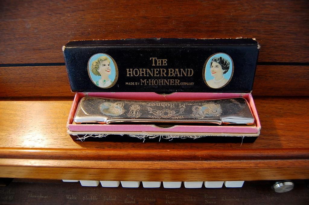 Standard Hohner harmonica