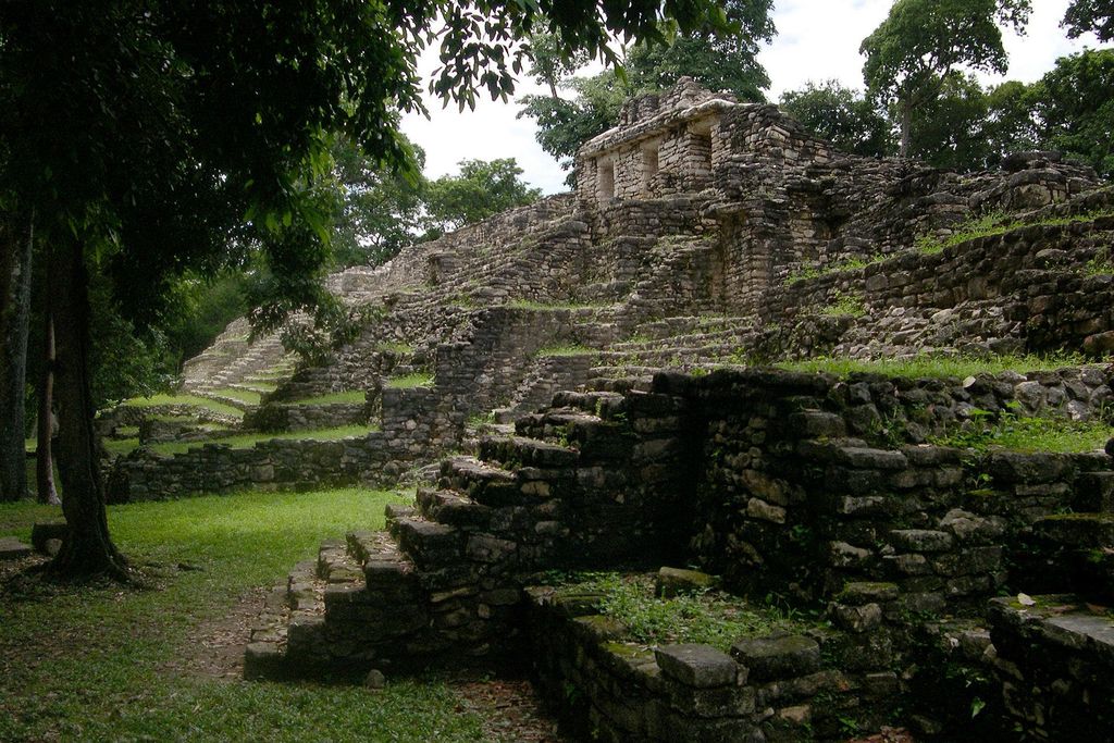 Yaxchilan_1.jpg