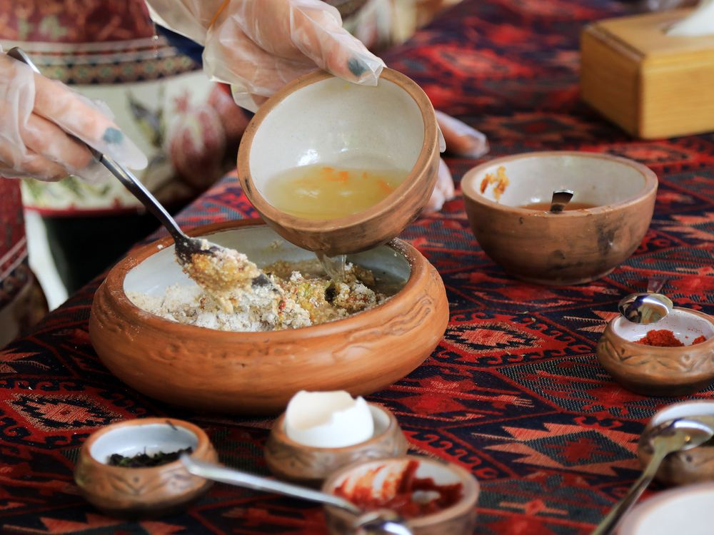 Preparing klulik from Sasoun at Noosh. (Photo by Areg Vardanyan, My Armenia Program)