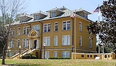 DeLand's Memorial Hospital & Veterans Museum