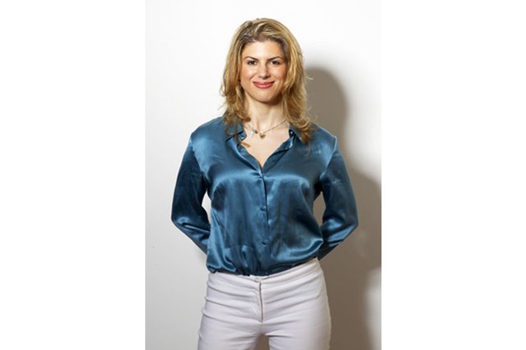 Debbie-Berebichez-800X500-Centered-FIH14.jpg