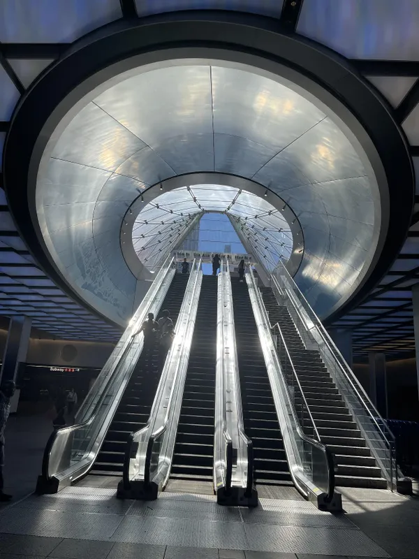 Escalator at Penn Staion thumbnail