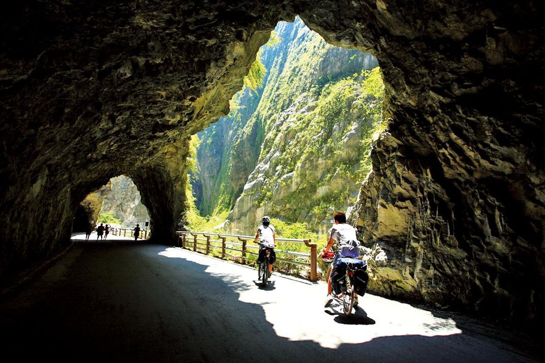 Explore Taiwan On Two Wheels With These Six Spectacular Bike Rides