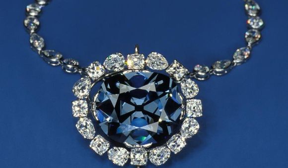 Smithsonian Associates Streaming presents surprising stories behind the jewels in the Smithsonian National Gem Collection. (Hope Diamond, Chip Clark)