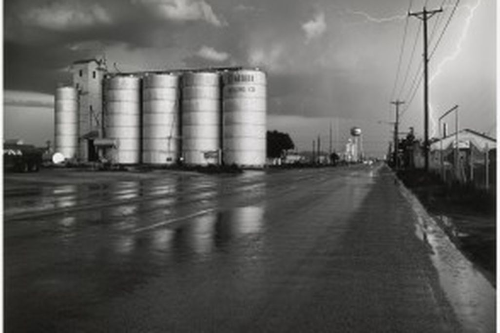 grain_elevator_lightning-flash-294x300.jpg