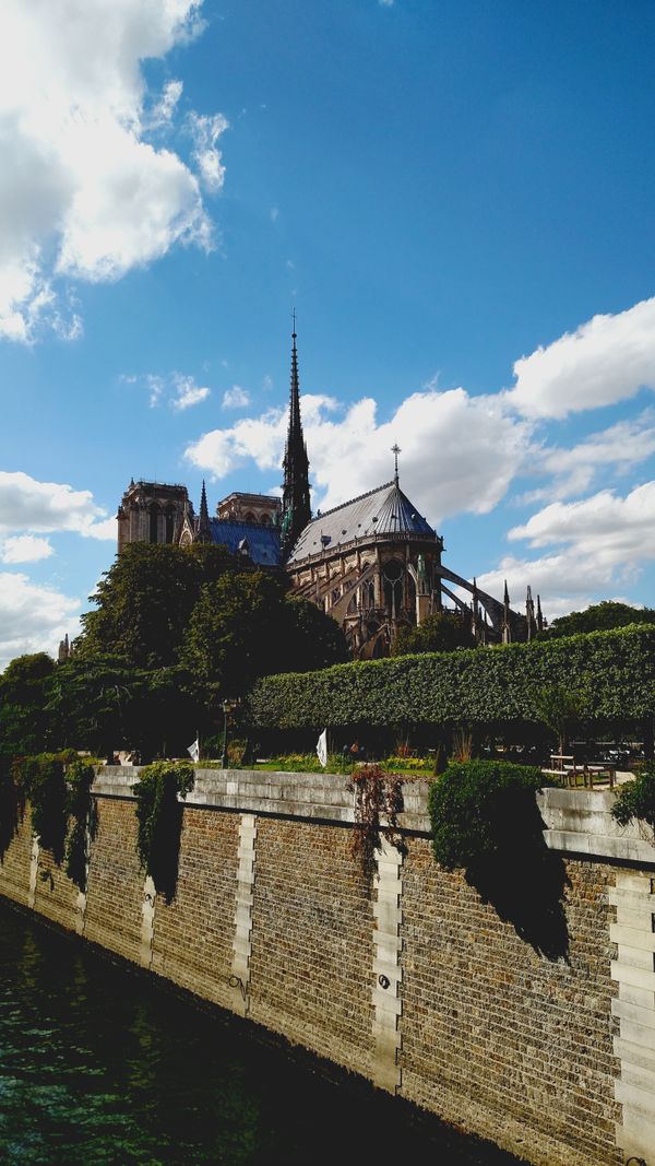 Notre Dame from a bridge thumbnail