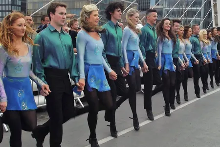 Should the color of St. Patrick's Day be blue or green?