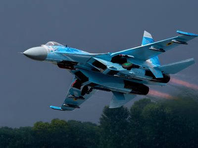 Ukrainian Sukhoi Su-27 lifts off