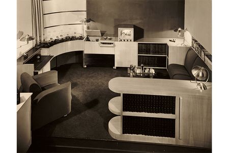Musicorner room designed by John Vassos displayed at the American at Home Pavilion, 1940 New York World's Fair, 1940 / Richard Averill Smith, photographer. John Vassos papers, 1920-[198-]. Archives of American Art, Smithsonian Institution.