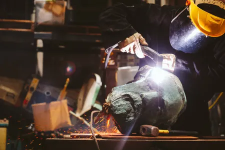 Foundry workers disassembled Charlottesville's Robert E. Lee statue before melting it down.