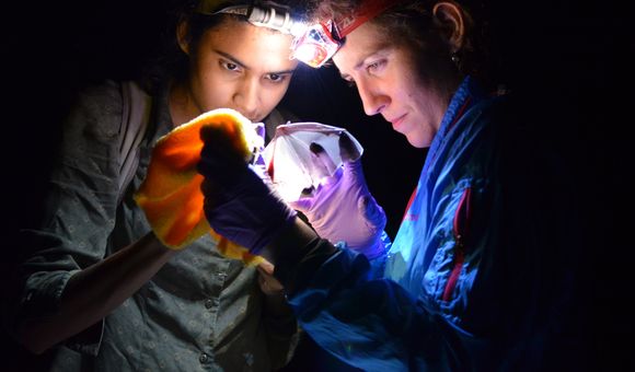 Victoria Flores and Sara Vasquez (photo by Michael Le Chevallier).jpg