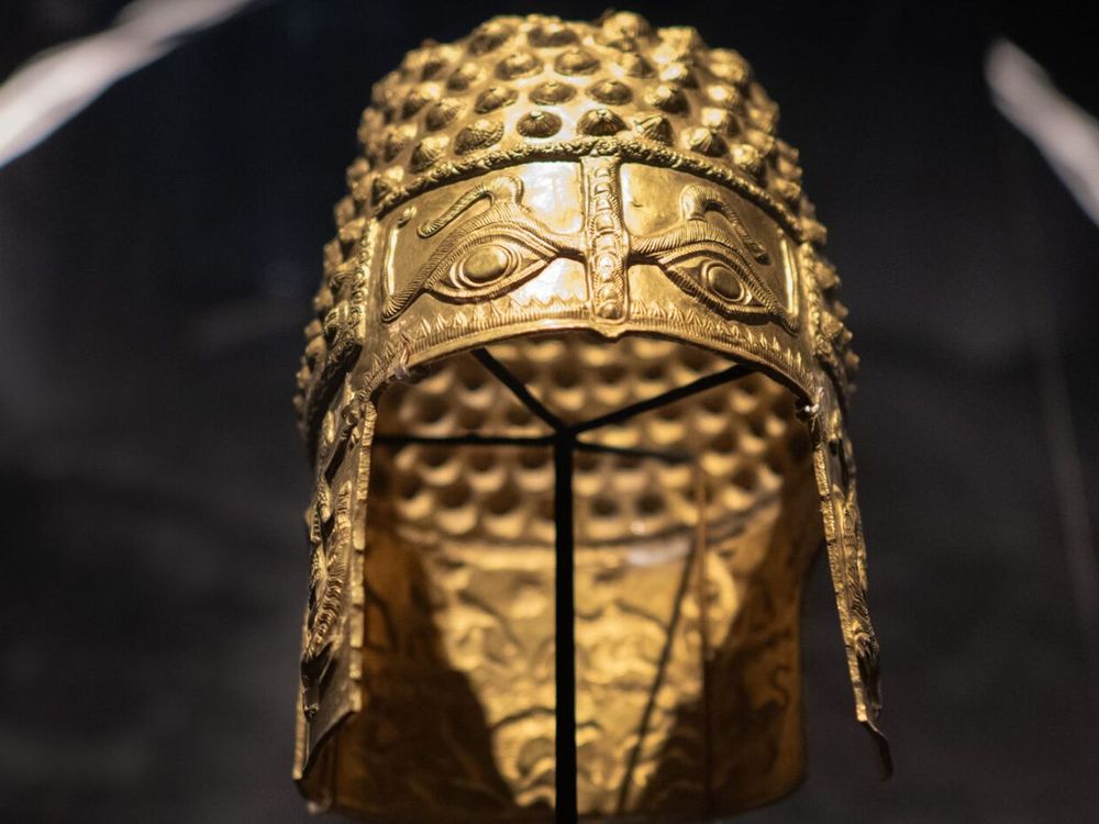 Helmet horizontal