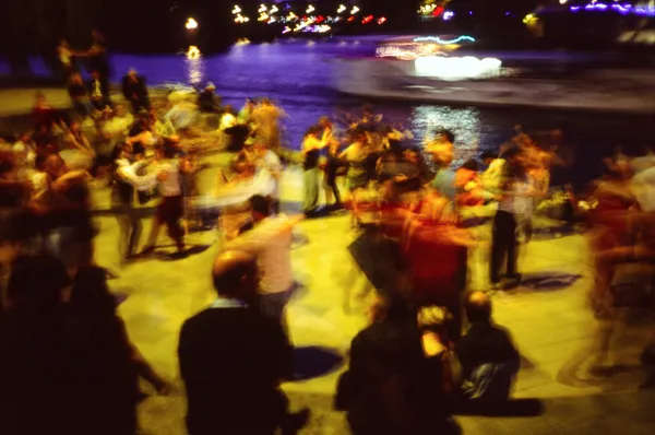 Dance on the Seine thumbnail