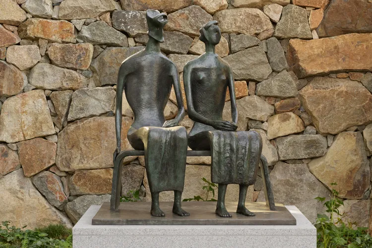 King and Queen, Henry Moore, bronze, 1952-1953