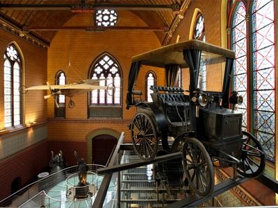 Airplanes that never flew and a parade of early automobiles now inhabit the grand exhibit hall of the Arts et Métiers museum, once the home of the medieval Saint-Martin-des-Champs monastery.