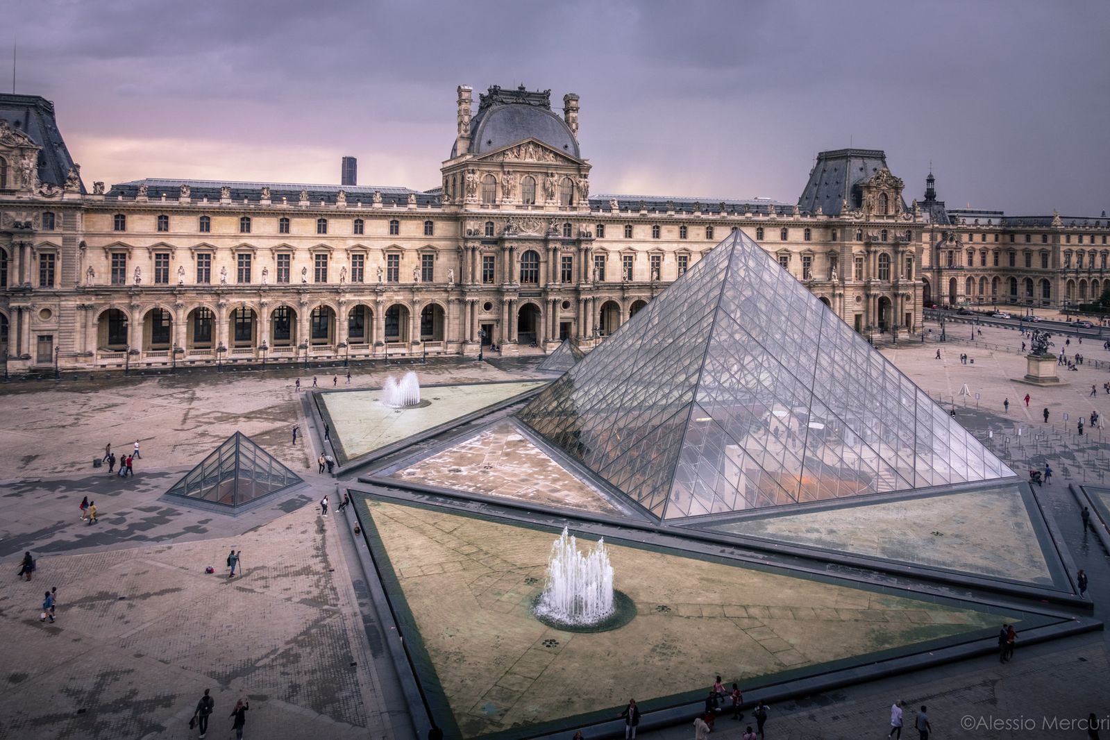 Louvre Museum Official Website