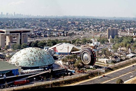 Inside the domed Spacearium, visitors saw To the Moon and Beyond. The flat roof of the “Terrace on the Park” doubled as a helipad.