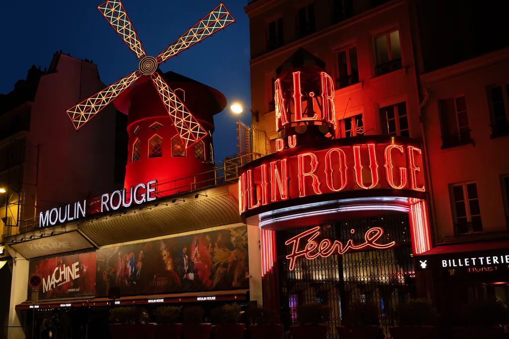 Moulin Rouge exterior