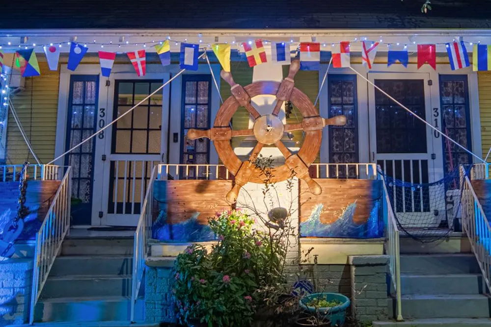 Mardi Gras house (longform)