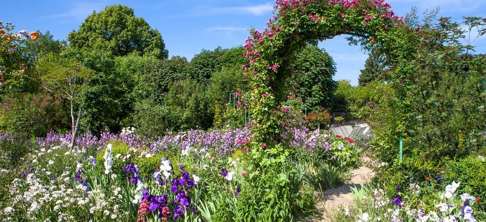  Monet's gardens at Giverny, north of Paris, served as inspiration for many of his Impressionist masterpieces. 