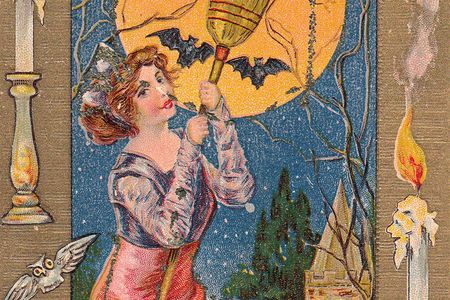 The trope of the beautiful witch was popular between 1905 and 1915.