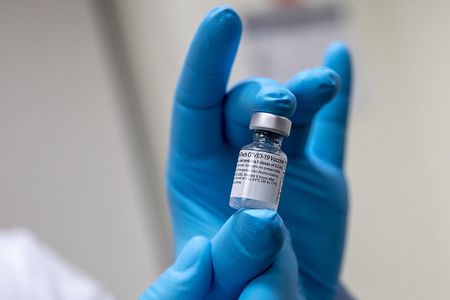 An advisory panel says most fully vaccinated Americans are still well-protected from Covid-19.