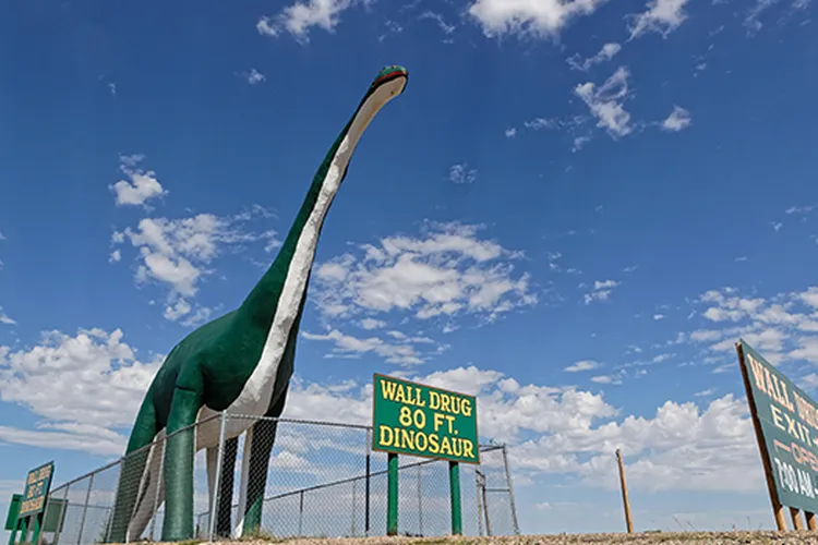 Wall Drug dinosaur-mobile.jpg
