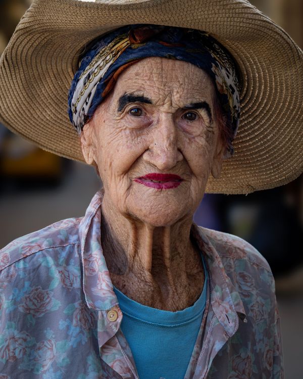 Cuban Charm - Portrait of a Cuban Lady thumbnail